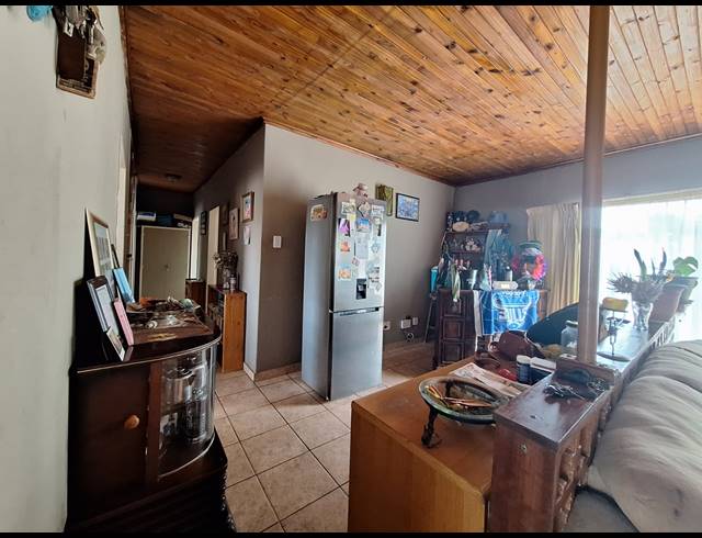 5 BEDROOM HOUSE FOR SALE IN RENSBURG